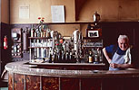 1979  - Le Bar des BOF - Un des cafés restants de l'ancien quartier des pavillons de Baltard...