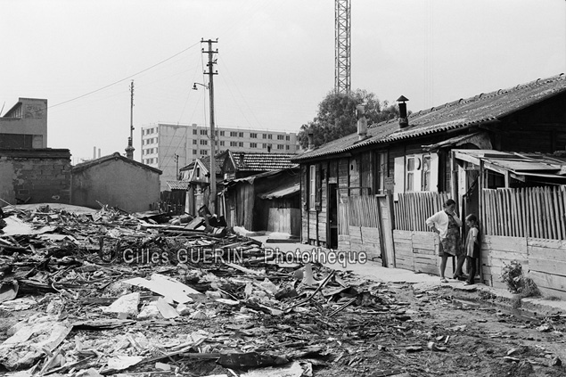 Démolition du bidonville du Franc Moisin en Seine-Saint-Denis