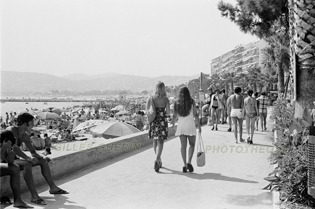 Vacances d'été au bord de la mer sur la Côte d'Azur - août 1975