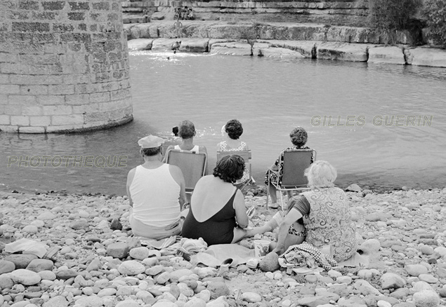 Vacances d'été au bord de l'eau - août 1975