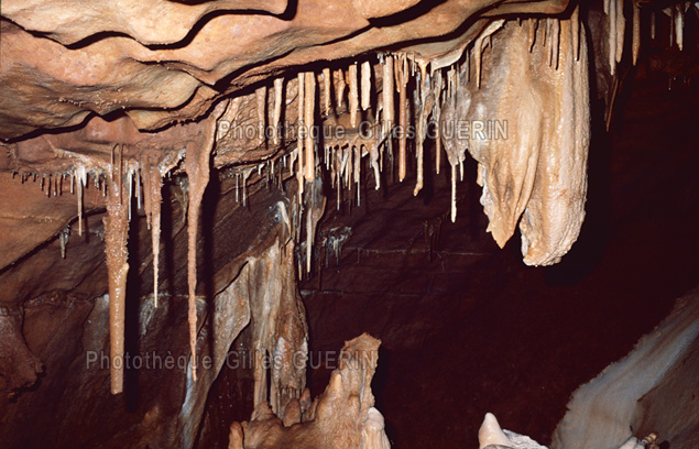 Paysage souterrain --  Concrtions - Stalctites et stalagmites - Dpartement du Lot