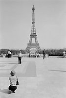 Touristes au trocadro - Paris 1975