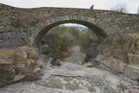 Ambiance grise - Petit pont romain dans les cvennes