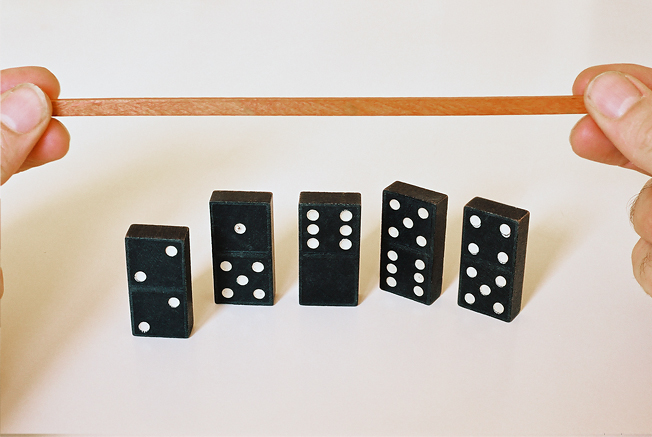 Photomontage - Effet d'illusion avec dominos