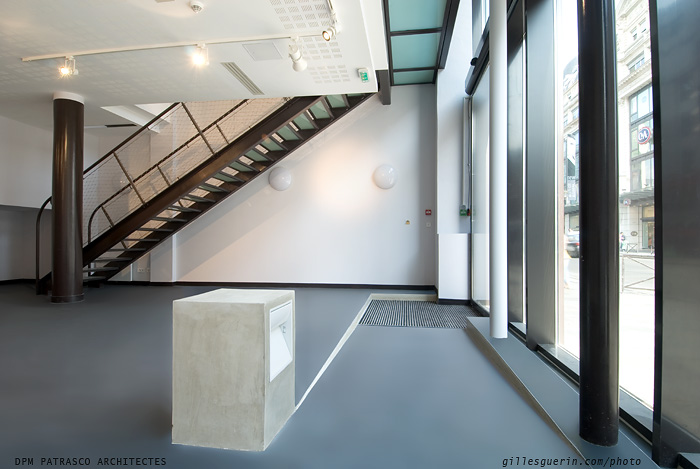 Int�rieur salle d'exposition Paris - DPM Patrasco Architectes