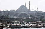 Turquie 1973  - Partie européenne de la ville d'Istanbul avec la Mosquée Bleue et le Bosphore en premier plan