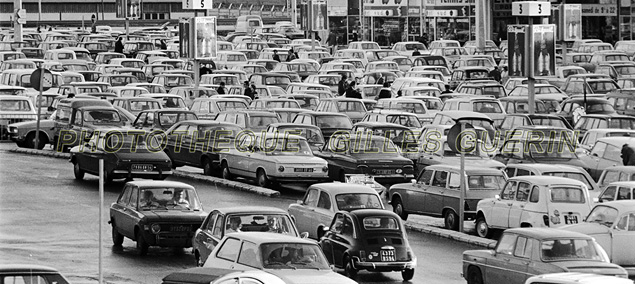 Parking d'hypermarché - Région parisienne - 1974