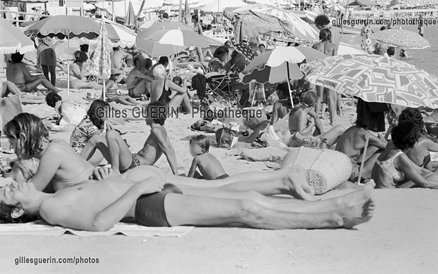 Vacances d't au bord de la mer sur la Cte d'Azur - aot 1975