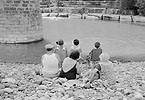 1975  - Baignade en famille sur les bords du Chassezac - Ardèche du sud