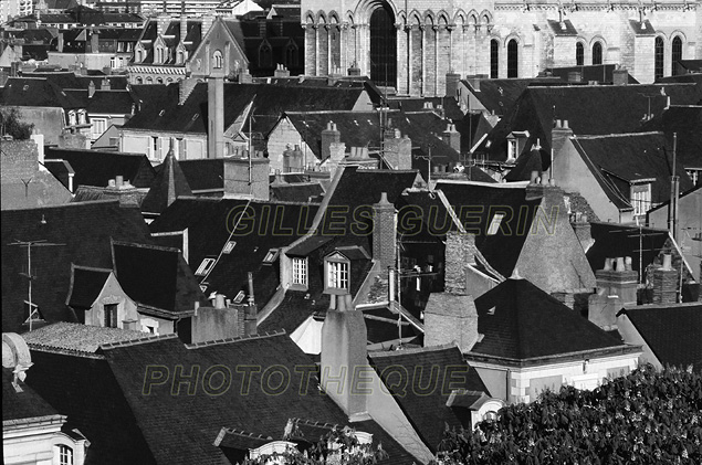 Vue sur les toits du quartier historique d'ANGER - 1990S