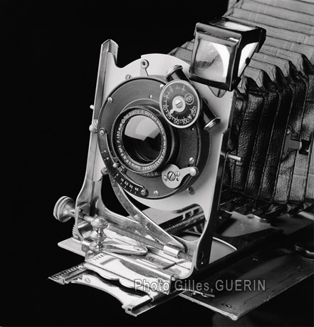 Antiquit - Ancien appareil photo pliant SUTER   soufflet  pour films 9,5cm