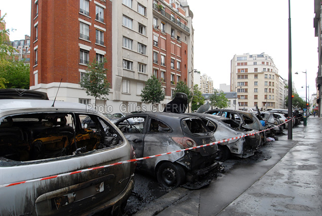 Incendie de voitures dans la nuit du 13 au 14 juillet 2015 à Paris